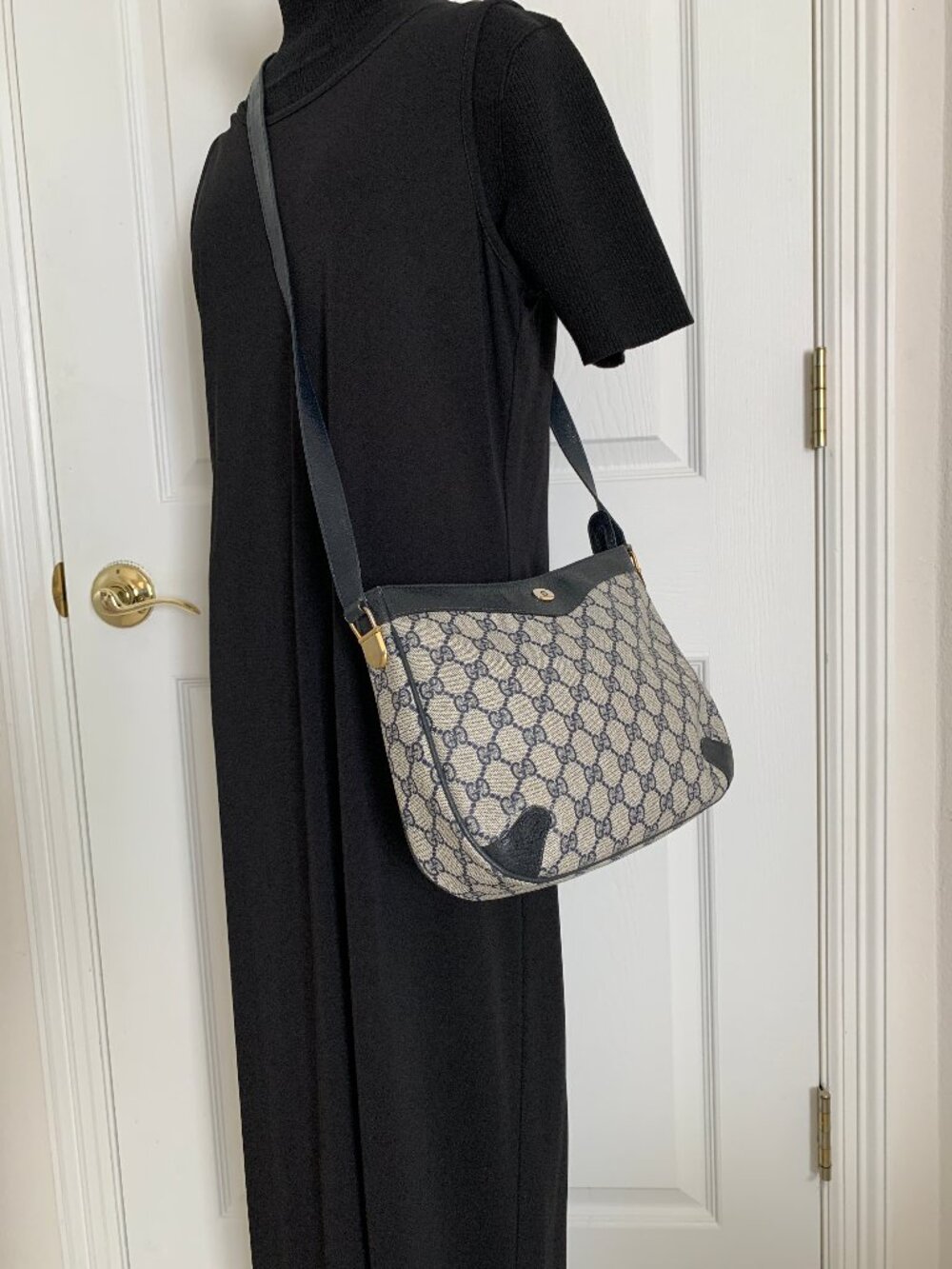 Vintage Gucci Navy GG supreme canvas crossbody bag